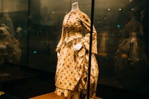 Au Palais Galliera, un week-end de bascule entre deux expositions mode